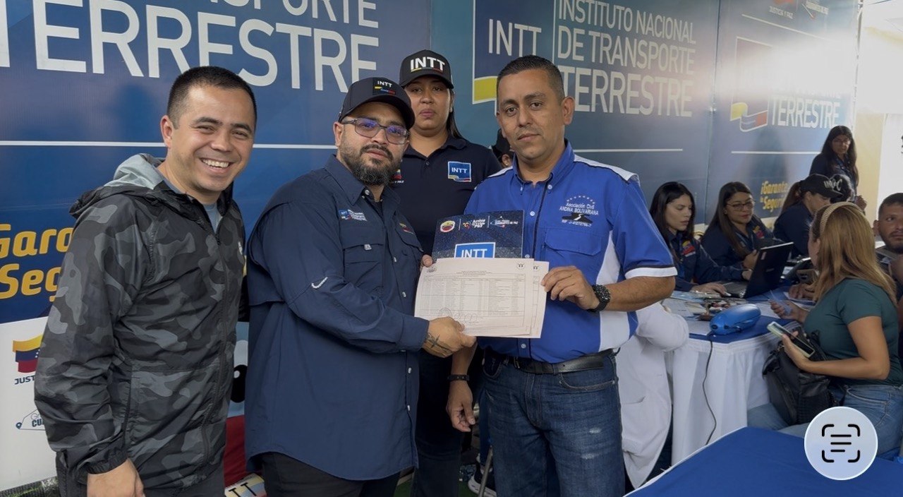 INTT entrega de certificaciones a líneas de transporte en la Expo Motor Táchira 2026