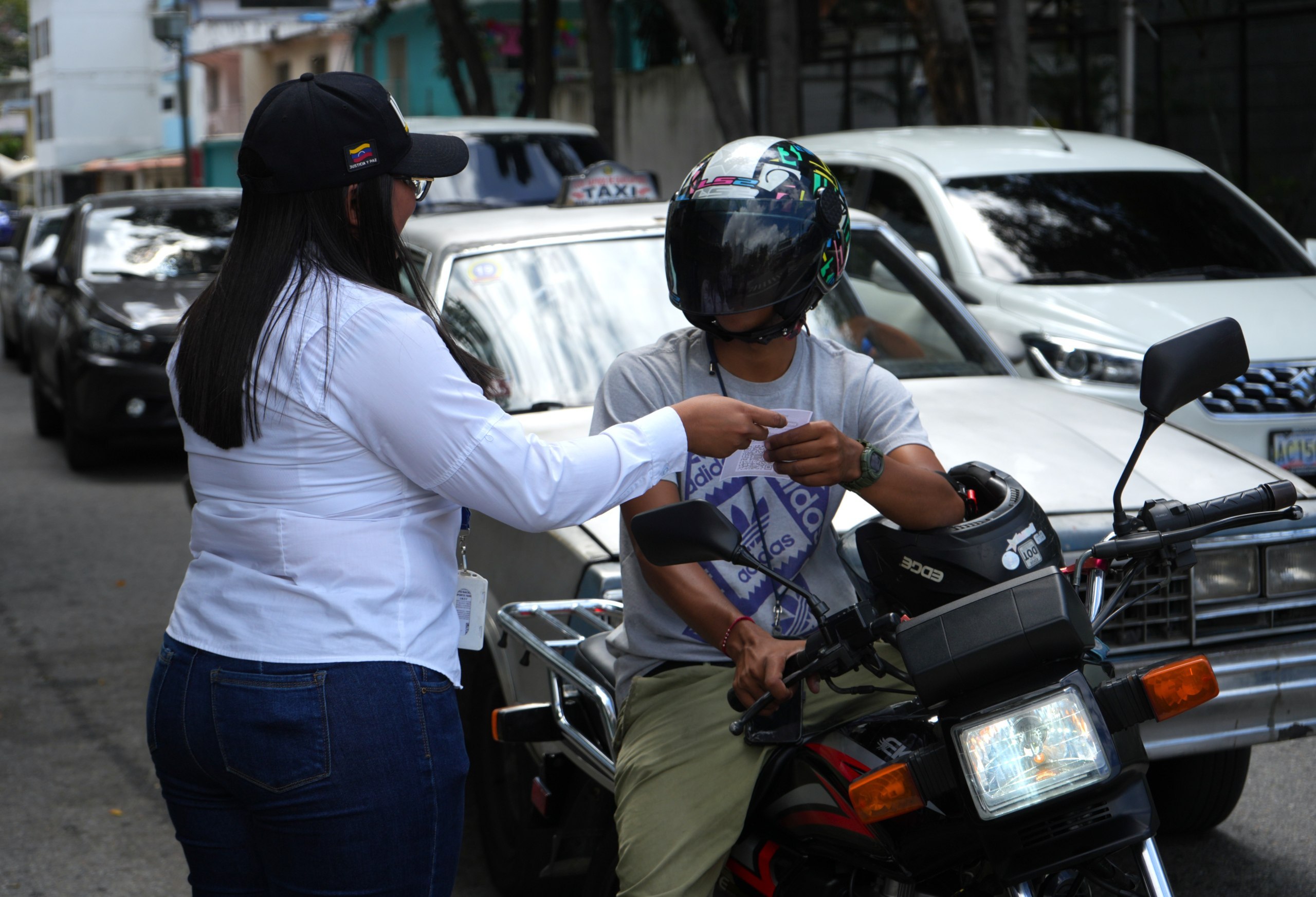 INTT mantiene activa la campaña de seguridad vial «Entre panas nos cuidamos»